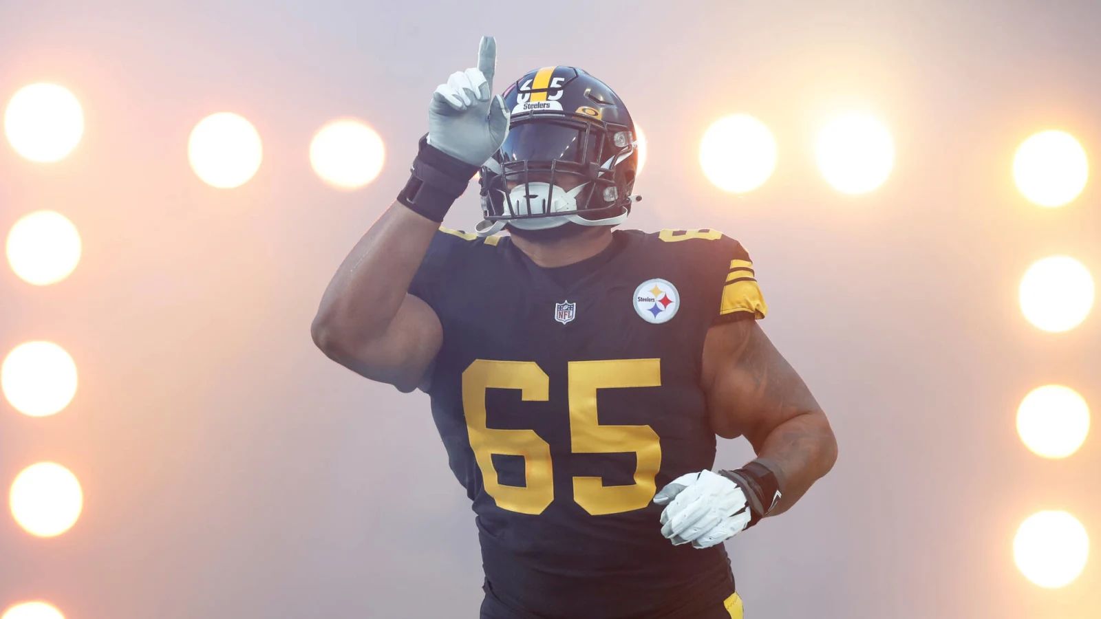 Steelers OT Dan Moore Jr.'s Value Will Earn Him A Massive Salary